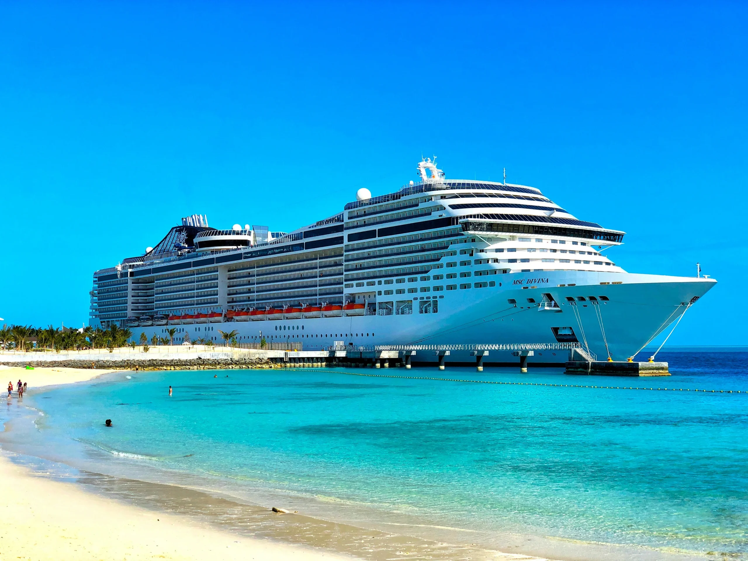 Cruise ship cruise-ship