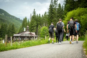 group-tour