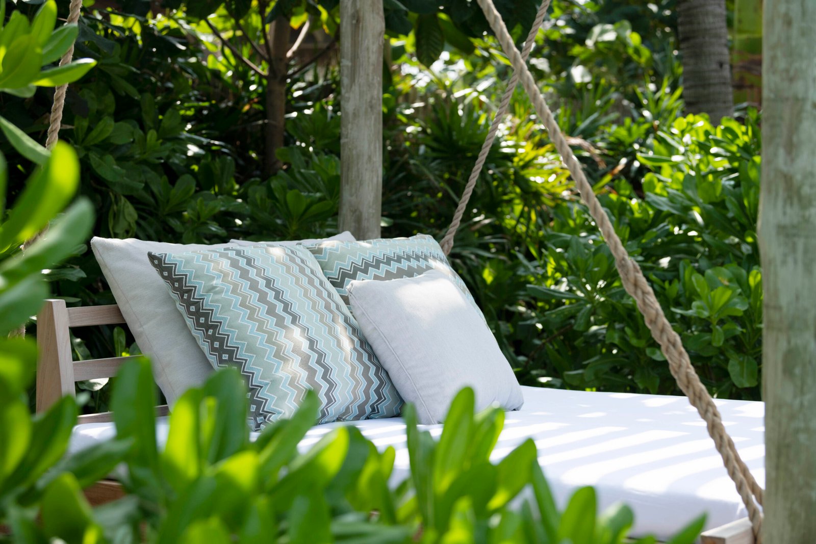king-beach-villa-swing