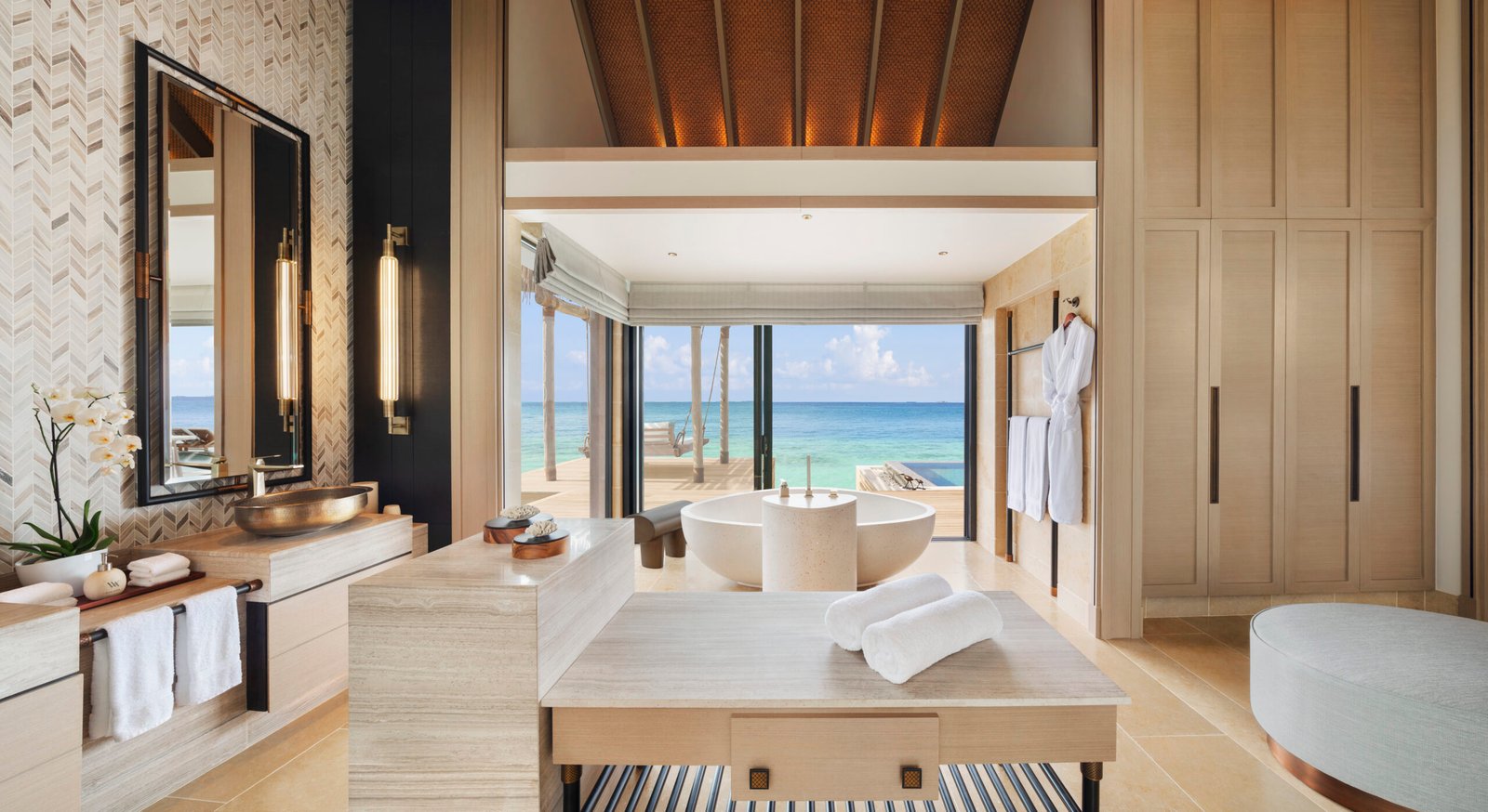 king-grand-bathroom