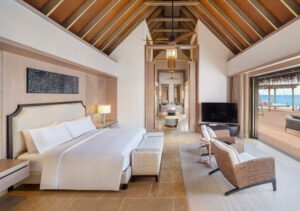 king-grand-bedroom