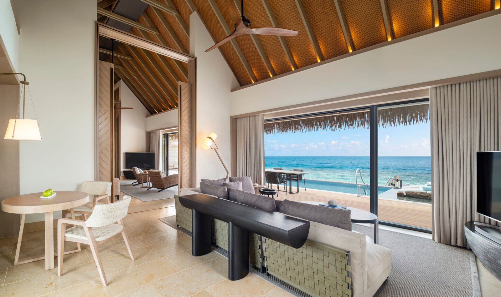 grand-overwater-villa-bedroom